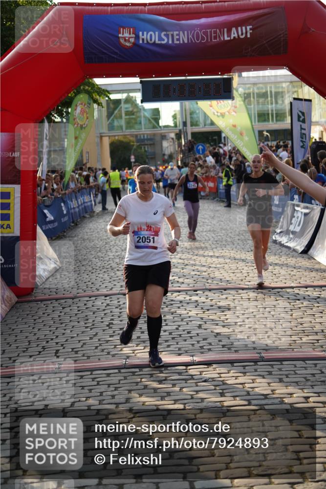 13.06.2025 - Holstenköstenlauf Felixshl http://msf.ph/oto/7924893 13.06.2025 20:03:39 Laufen 2051, 2245, 2549, 2570, 3696 meine-sportfotos.de