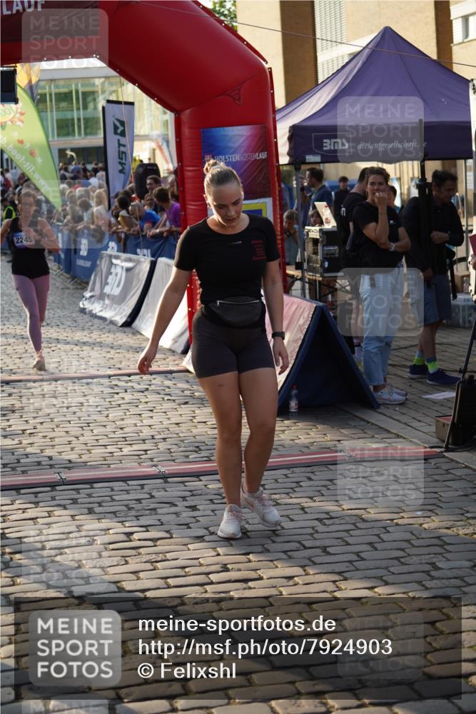 13.06.2025 - Holstenköstenlauf Felixshl http://msf.ph/oto/7924903 13.06.2025 20:03:42 Laufen 2245, 2549, 2570, 3825, 3932 meine-sportfotos.de