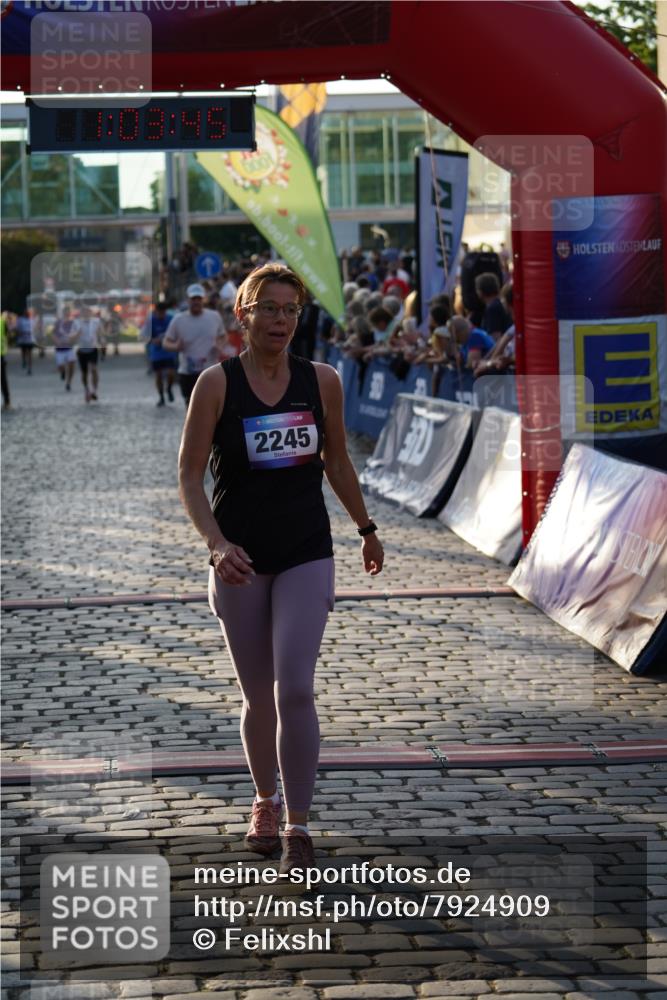 13.06.2025 - Holstenköstenlauf Felixshl http://msf.ph/oto/7924909 13.06.2025 20:03:45 Laufen 2245, 3109, 3825, 3932 meine-sportfotos.de