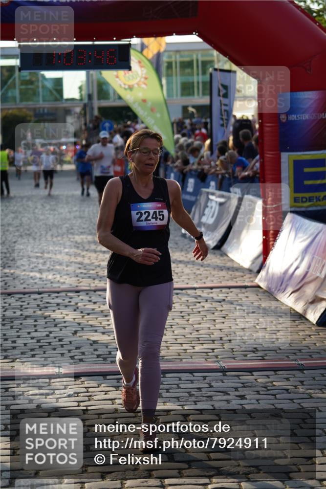 13.06.2025 - Holstenköstenlauf Felixshl http://msf.ph/oto/7924911 13.06.2025 20:03:45 Laufen 2245, 3109, 3825, 3932 meine-sportfotos.de