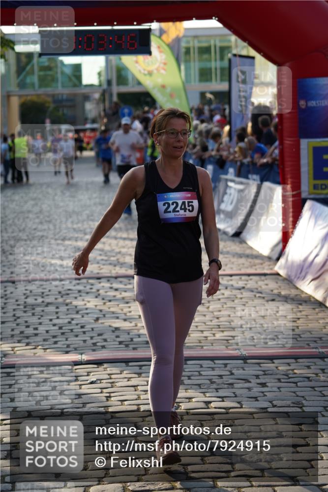 13.06.2025 - Holstenköstenlauf Felixshl http://msf.ph/oto/7924915 13.06.2025 20:03:45 Laufen 2245, 3109, 3825, 3932 meine-sportfotos.de