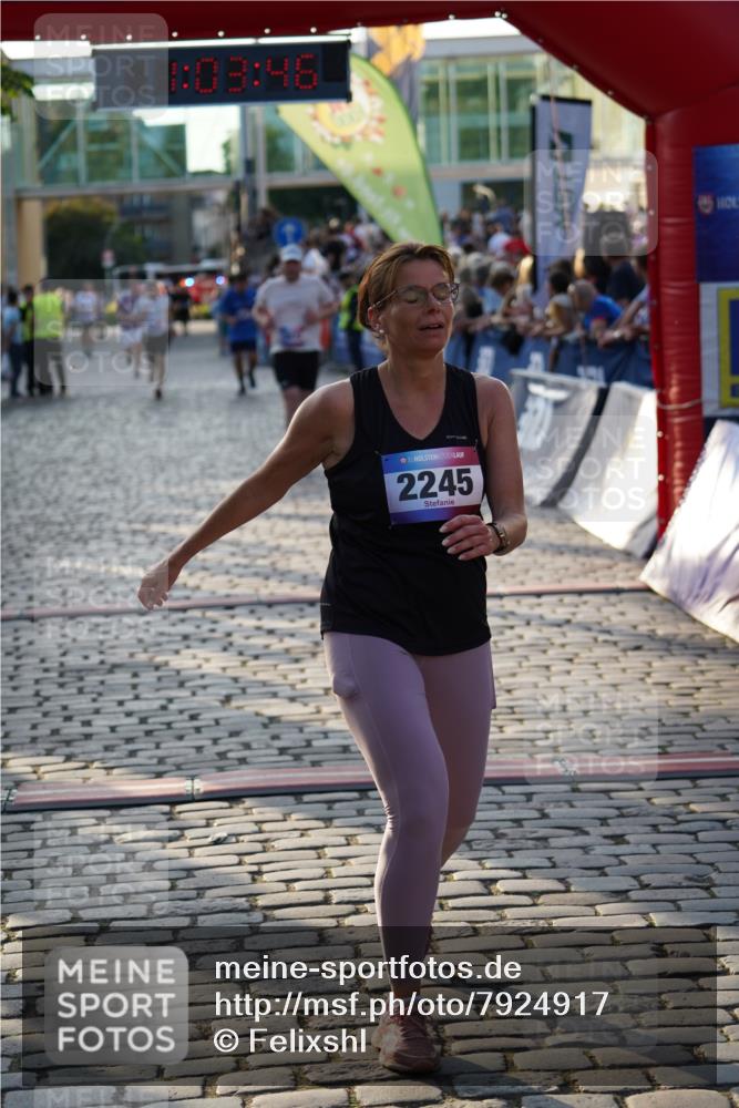 13.06.2025 - Holstenköstenlauf Felixshl http://msf.ph/oto/7924917 13.06.2025 20:03:45 Laufen 2245, 3109, 3825, 3932 meine-sportfotos.de