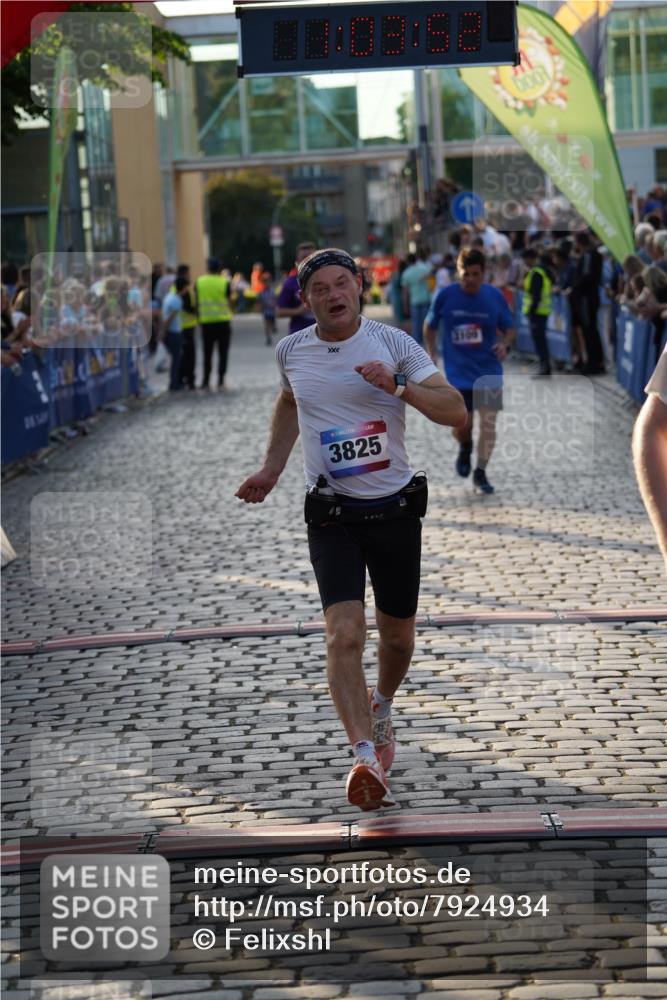 13.06.2025 - Holstenköstenlauf Felixshl http://msf.ph/oto/7924934 13.06.2025 20:03:51 Laufen 2820, 3109, 3825, 3932 meine-sportfotos.de