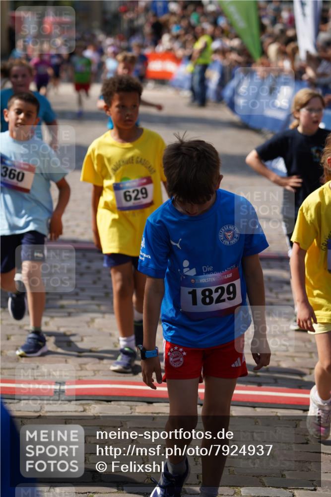 13.06.2025 - Holstenköstenlauf Felixshl http://msf.ph/oto/7924937 13.06.2025 16:22:08 Laufen 14, 345, 360, 496, 624, 629, 752, 996, 1391, 1428, 1432, 1826, 1829, 1942 meine-sportfotos.de
