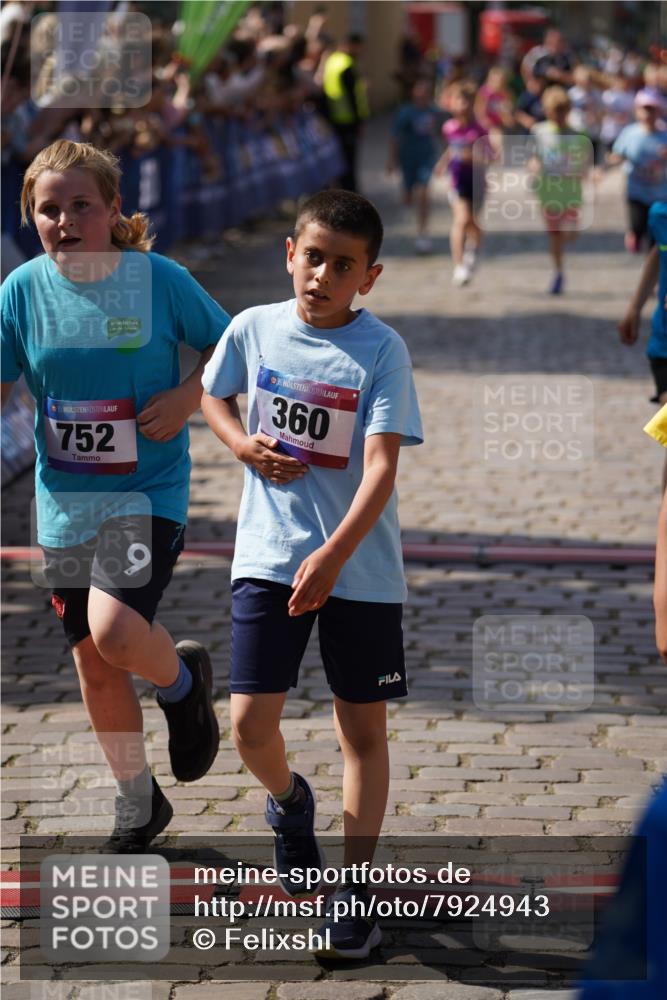 13.06.2025 - Holstenköstenlauf Felixshl http://msf.ph/oto/7924943 13.06.2025 16:22:09 Laufen 14, 345, 360, 496, 629, 752, 996, 1391, 1428, 1432, 1826, 1942 meine-sportfotos.de