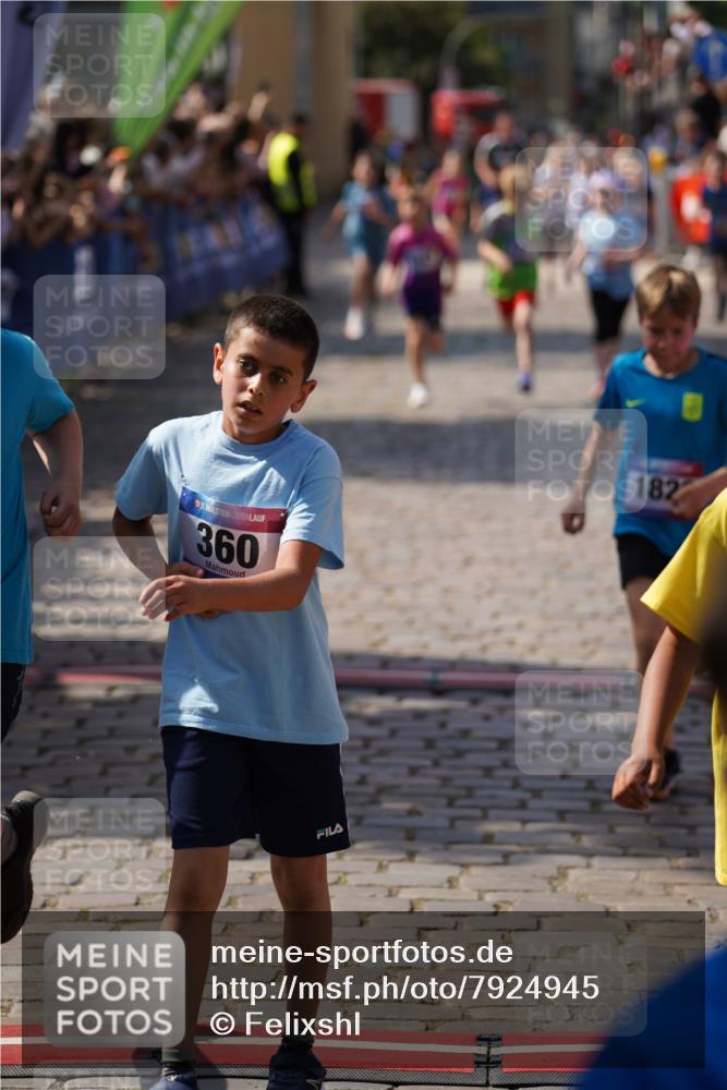 13.06.2025 - Holstenköstenlauf Felixshl http://msf.ph/oto/7924945 13.06.2025 16:22:09 Laufen 14, 345, 360, 496, 629, 752, 996, 1391, 1428, 1432, 1826, 1942 meine-sportfotos.de