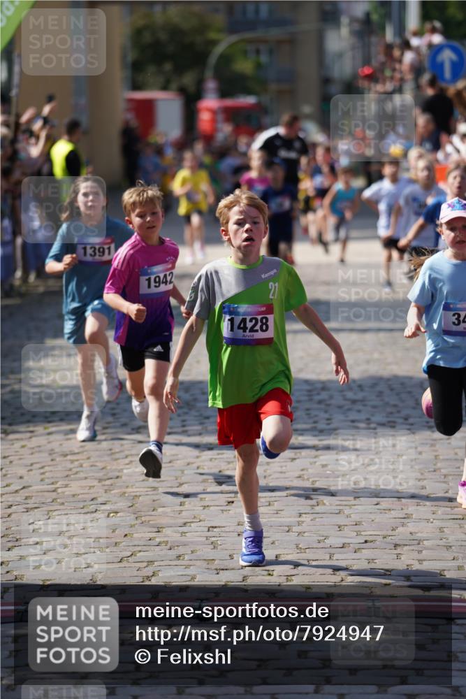 13.06.2025 - Holstenköstenlauf Felixshl http://msf.ph/oto/7924947 13.06.2025 16:22:11 Laufen 14, 345, 360, 496, 752, 992, 996, 1230, 1320, 1391, 1428, 1432, 1826, 1942 meine-sportfotos.de