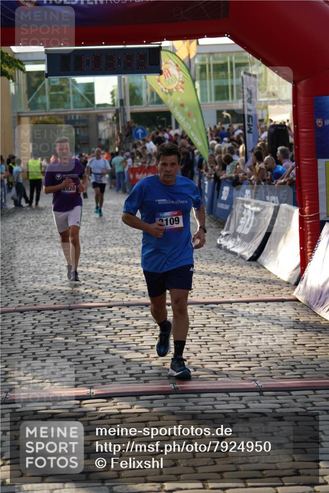 13.06.2025 - Holstenköstenlauf Felixshl http://msf.ph/oto/7924950 13.06.2025 20:03:55 Laufen 2708, 2820, 3109 meine-sportfotos.de