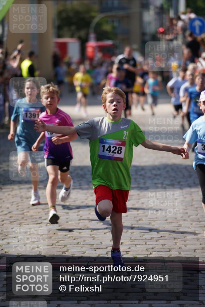 13.06.2025 - Holstenköstenlauf Felixshl http://msf.ph/oto/7924951 13.06.2025 16:22:12 Laufen 14, 345, 752, 754, 992, 996, 1230, 1320, 1391, 1428, 1826, 1942 meine-sportfotos.de