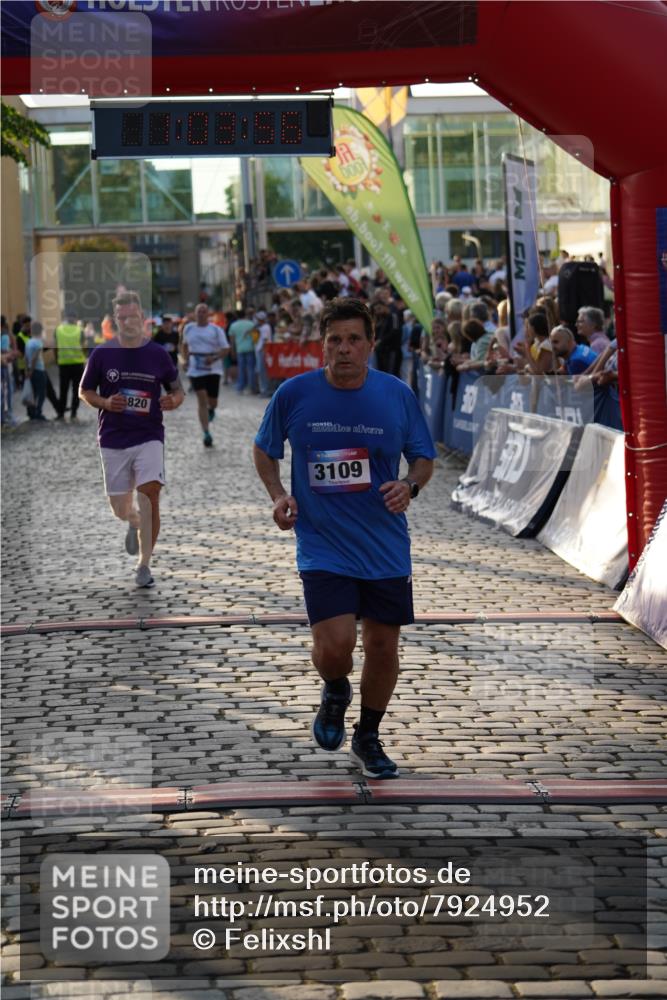 13.06.2025 - Holstenköstenlauf Felixshl http://msf.ph/oto/7924952 13.06.2025 20:03:55 Laufen 2708, 2820, 3109 meine-sportfotos.de