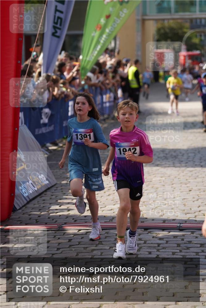 13.06.2025 - Holstenköstenlauf Felixshl http://msf.ph/oto/7924961 13.06.2025 16:22:13 Laufen 14, 38, 345, 488, 611, 754, 992, 996, 1230, 1320, 1391, 1428, 1826, 1942 meine-sportfotos.de