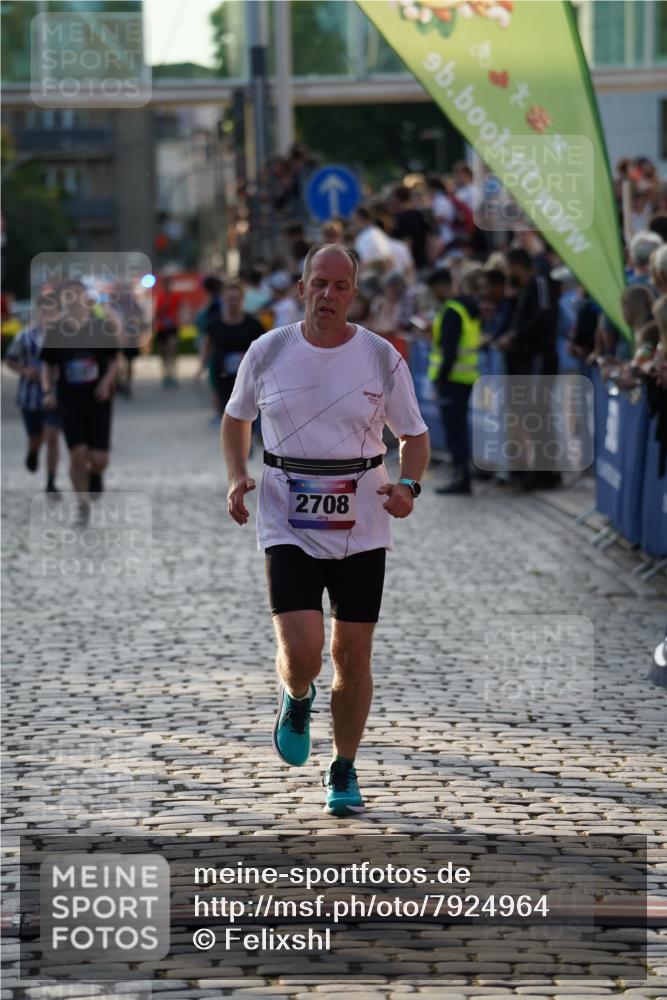 13.06.2025 - Holstenköstenlauf Felixshl http://msf.ph/oto/7924964 13.06.2025 20:03:59 Laufen 2038, 2187, 2708, 2820, 3051 meine-sportfotos.de
