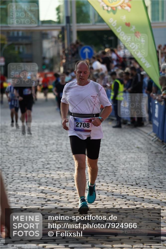 13.06.2025 - Holstenköstenlauf Felixshl http://msf.ph/oto/7924966 13.06.2025 20:03:59 Laufen 2038, 2187, 2708, 2820, 3051 meine-sportfotos.de
