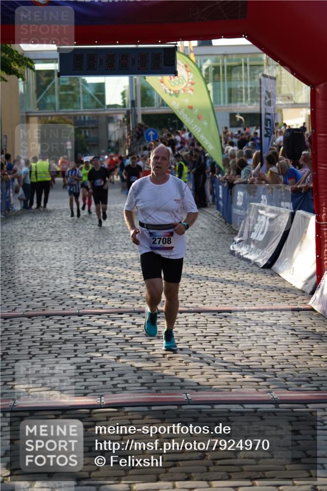 13.06.2025 - Holstenköstenlauf Felixshl http://msf.ph/oto/7924970 13.06.2025 20:04:01 Laufen 2038, 2187, 2708, 2777, 2852, 3051 meine-sportfotos.de