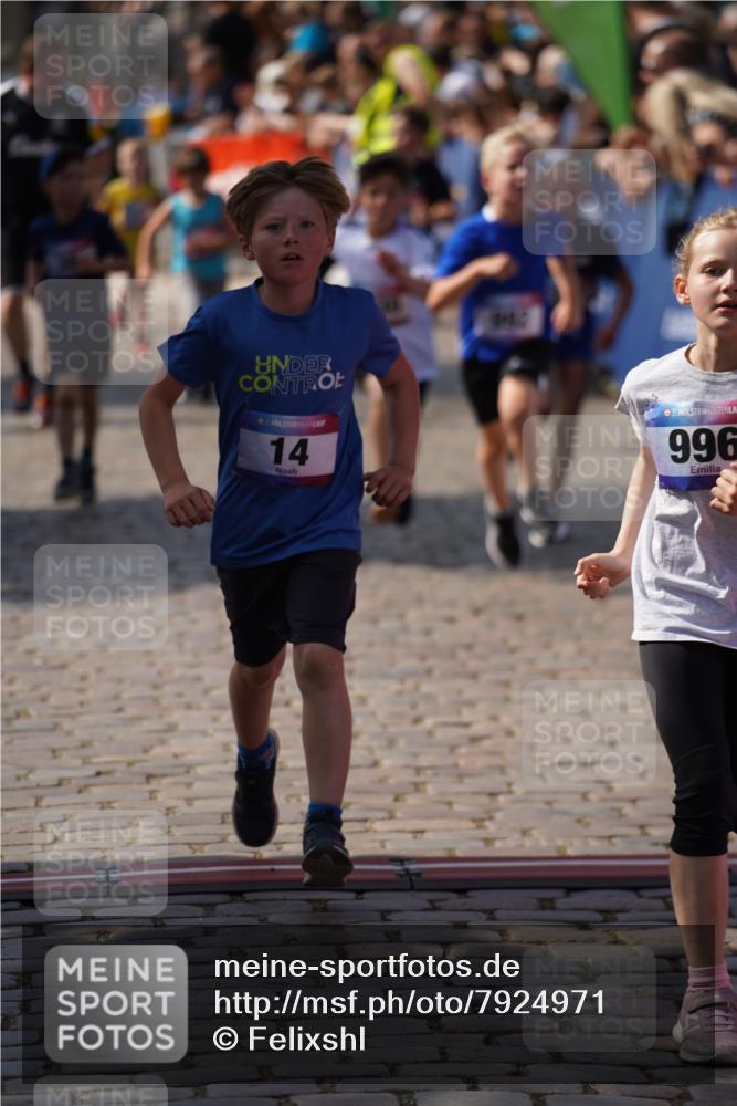 13.06.2025 - Holstenköstenlauf Felixshl http://msf.ph/oto/7924971 13.06.2025 16:22:16 Laufen 14, 38, 345, 353, 470, 488, 611, 747, 754, 992, 996, 1230, 1320, 1391, 1395, 1428, 1942 meine-sportfotos.de