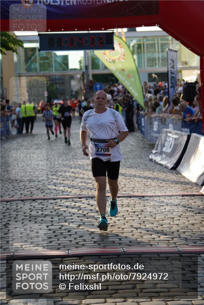 13.06.2025 - Holstenköstenlauf Felixshl http://msf.ph/oto/7924972 13.06.2025 20:04:01 Laufen 2038, 2187, 2708, 2777, 2852, 3051 meine-sportfotos.de