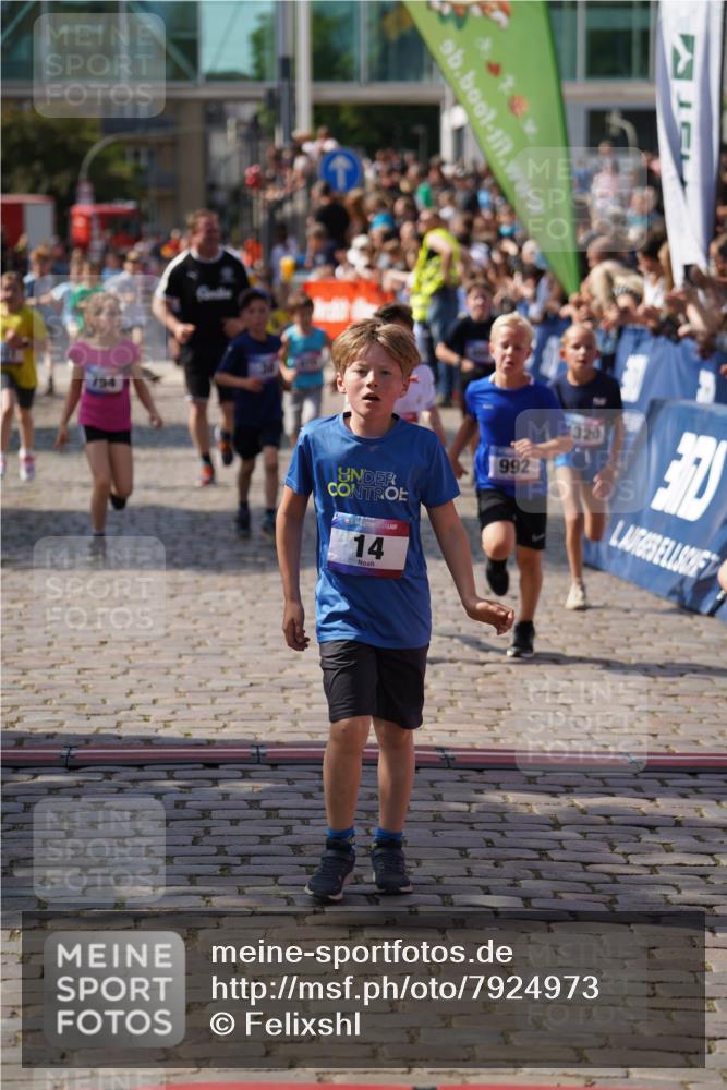 13.06.2025 - Holstenköstenlauf Felixshl http://msf.ph/oto/7924973 13.06.2025 16:22:17 Laufen 14, 38, 345, 353, 470, 488, 611, 747, 754, 992, 994, 996, 1062, 1230, 1320, 1391, 1395, 1942 meine-sportfotos.de