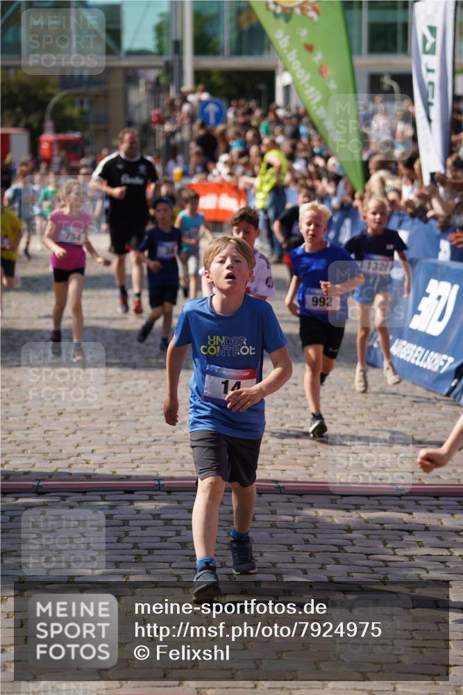13.06.2025 - Holstenköstenlauf Felixshl http://msf.ph/oto/7924975 13.06.2025 16:22:17 Laufen 14, 38, 345, 353, 470, 488, 611, 747, 754, 992, 994, 996, 1062, 1230, 1320, 1391, 1395, 1942 meine-sportfotos.de