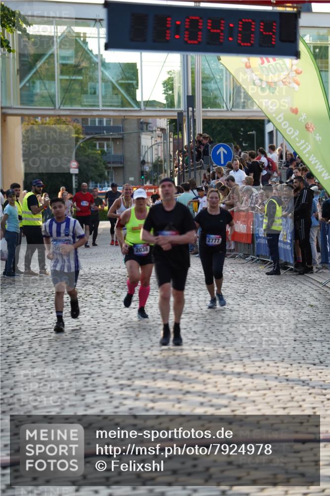 13.06.2025 - Holstenköstenlauf Felixshl http://msf.ph/oto/7924978 13.06.2025 20:04:03 Laufen 2038, 2187, 2708, 2777, 2852, 3051 meine-sportfotos.de