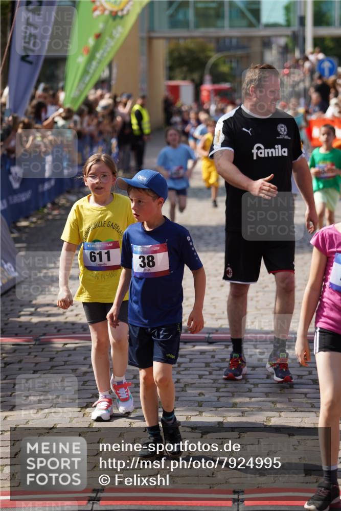 13.06.2025 - Holstenköstenlauf Felixshl http://msf.ph/oto/7924995 13.06.2025 16:22:23 Laufen 38, 329, 333, 341, 342, 351, 353, 470, 486, 488, 611, 747, 754, 867, 994, 1038, 1062, 1175, 1233, 1320, 1395, 1858 meine-sportfotos.de