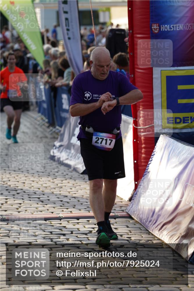 13.06.2025 - Holstenköstenlauf Felixshl http://msf.ph/oto/7925024 13.06.2025 20:04:16 Laufen 2334, 2400, 2535, 2579, 2603, 2717, 2751, 3668 meine-sportfotos.de