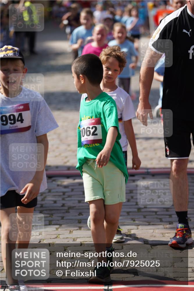 13.06.2025 - Holstenköstenlauf Felixshl http://msf.ph/oto/7925025 13.06.2025 16:22:29 Laufen 164, 329, 333, 341, 342, 343, 351, 355, 356, 486, 867, 896, 994, 997, 1038, 1062, 1175, 1233, 1279, 1334, 1858 meine-sportfotos.de