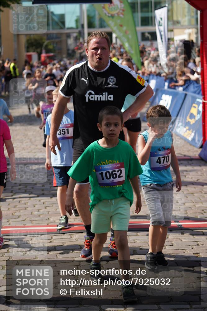 13.06.2025 - Holstenköstenlauf Felixshl http://msf.ph/oto/7925032 13.06.2025 16:22:32 Laufen 164, 329, 333, 341, 343, 351, 355, 356, 489, 890, 895, 896, 987, 997, 1038, 1233, 1279, 1334, 1858 meine-sportfotos.de