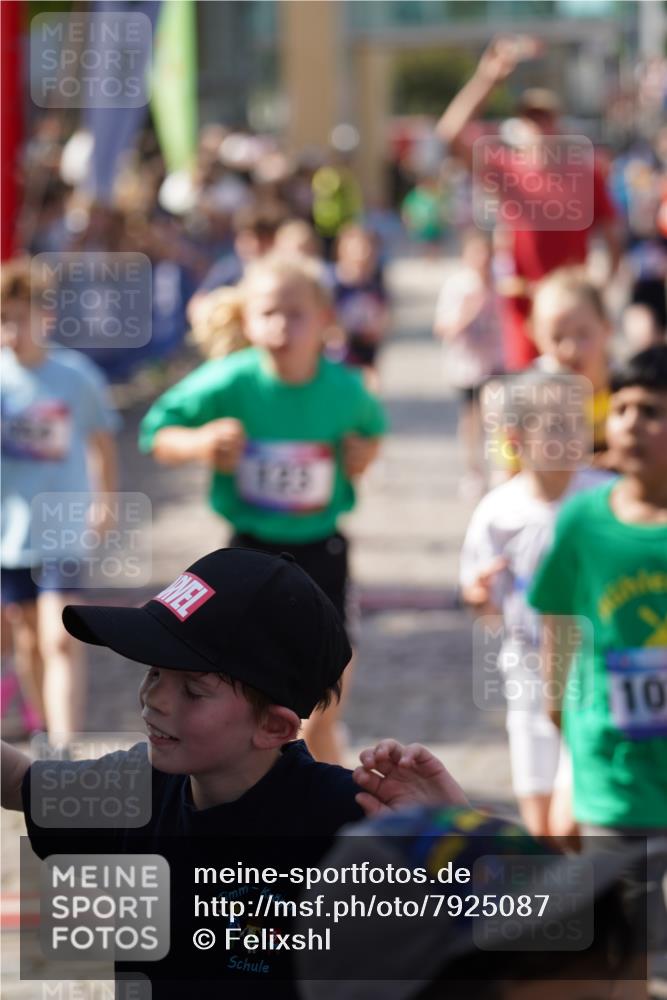 13.06.2025 - Holstenköstenlauf Felixshl http://msf.ph/oto/7925087 13.06.2025 16:22:45 Laufen 45, 50, 123, 125, 214, 225, 347, 354, 606, 608, 720, 868, 869, 881, 886, 887, 991, 1004, 1073, 1138, 1142, 1218, 1336, 1390, 1804, 1823, 1866, 1936 meine-sportfotos.de