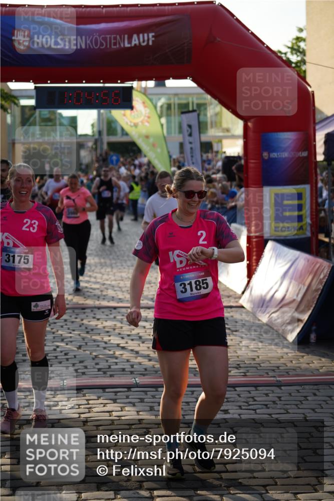 13.06.2025 - Holstenköstenlauf Felixshl http://msf.ph/oto/7925094 13.06.2025 20:04:56 Laufen 2025, 2128, 2228, 2246, 2313, 2826, 3175, 3185, 3614, 3632, 3725, 3960, 3980 meine-sportfotos.de