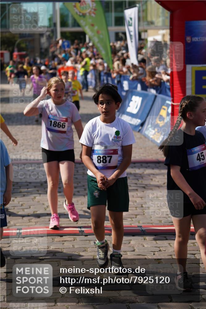 13.06.2025 - Holstenköstenlauf Felixshl http://msf.ph/oto/7925120 13.06.2025 16:22:53 Laufen 109, 603, 608, 621, 880, 1059, 1179, 1276, 1278, 1345, 1804, 1813, 1866 meine-sportfotos.de