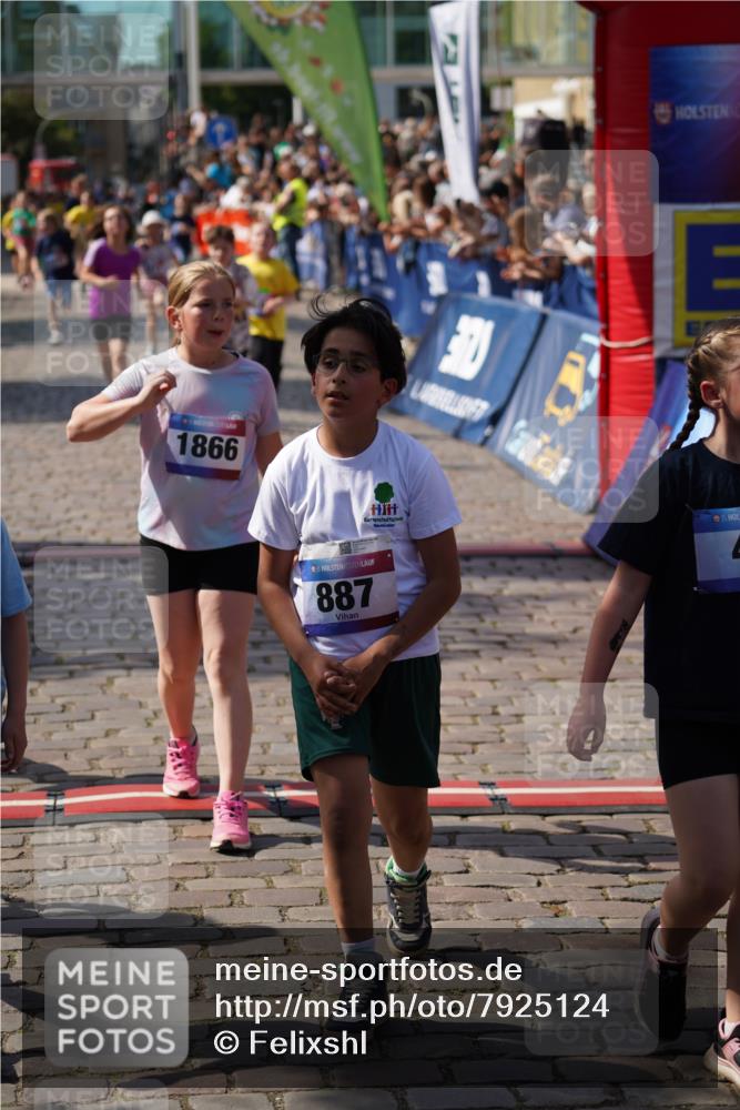 13.06.2025 - Holstenköstenlauf Felixshl http://msf.ph/oto/7925124 13.06.2025 16:22:53 Laufen 109, 603, 608, 621, 880, 1059, 1179, 1276, 1278, 1345, 1804, 1813, 1866 meine-sportfotos.de