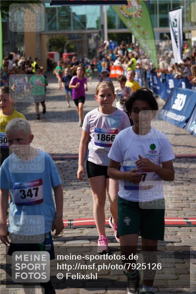 13.06.2025 - Holstenköstenlauf Felixshl http://msf.ph/oto/7925126 13.06.2025 16:22:54 Laufen 109, 603, 608, 612, 621, 880, 1059, 1179, 1276, 1278, 1345, 1394, 1804, 1813 meine-sportfotos.de