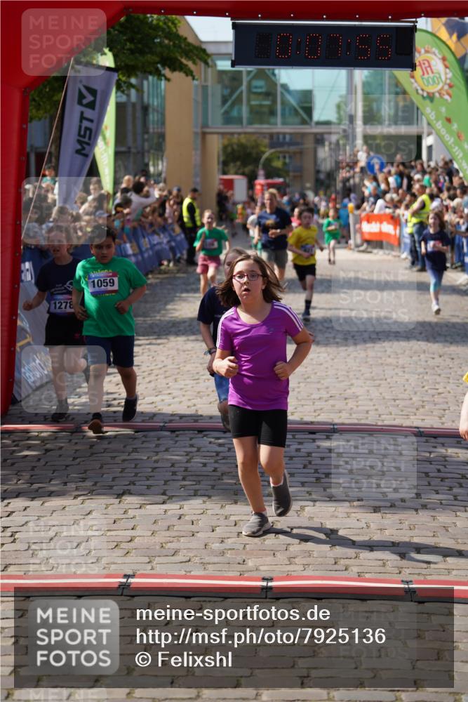 13.06.2025 - Holstenköstenlauf Felixshl http://msf.ph/oto/7925136 13.06.2025 16:22:57 Laufen 109, 603, 612, 621, 880, 1059, 1074, 1178, 1179, 1276, 1278, 1345, 1394, 1813 meine-sportfotos.de