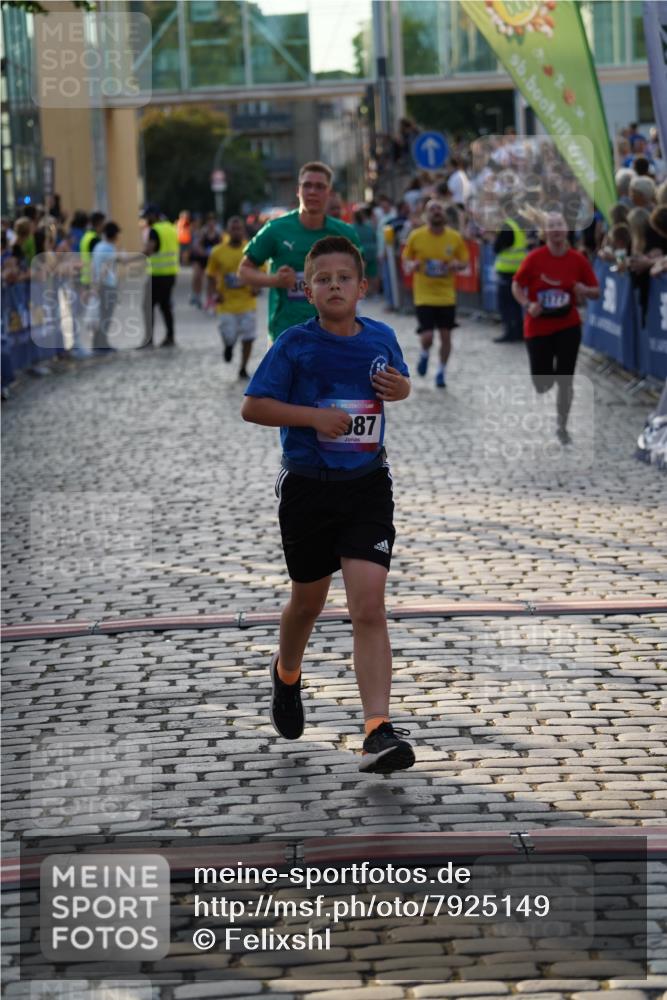 13.06.2025 - Holstenköstenlauf Felixshl http://msf.ph/oto/7925149 13.06.2025 20:05:11 Laufen 2177, 2987, 3060, 3070, 3072, 3305, 3634 meine-sportfotos.de