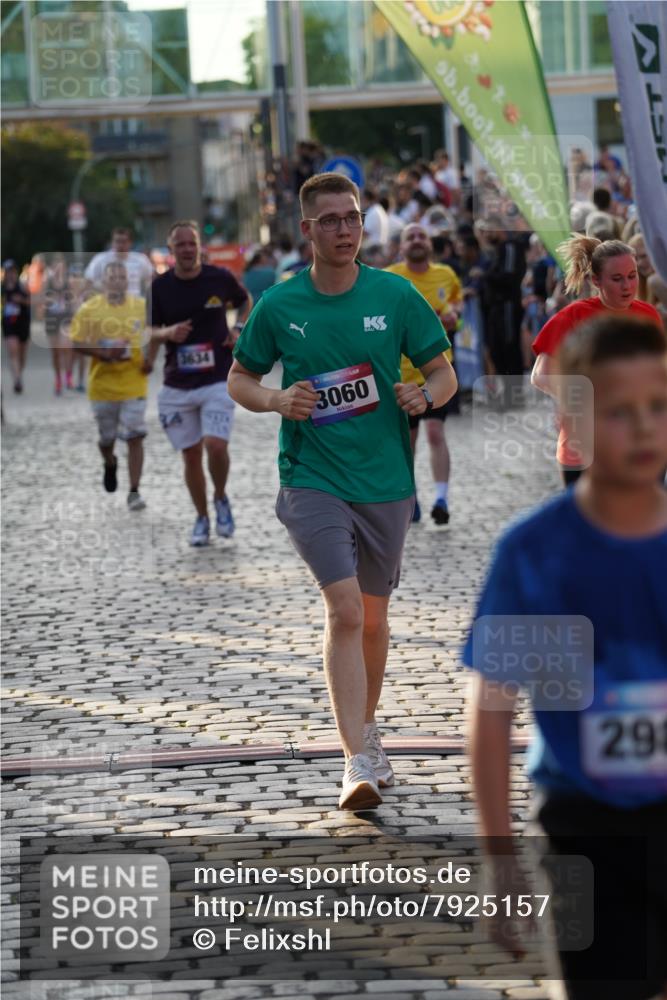 13.06.2025 - Holstenköstenlauf Felixshl http://msf.ph/oto/7925157 13.06.2025 20:05:13 Laufen 2177, 2404, 2987, 3060, 3070, 3072, 3305, 3634, 3790 meine-sportfotos.de