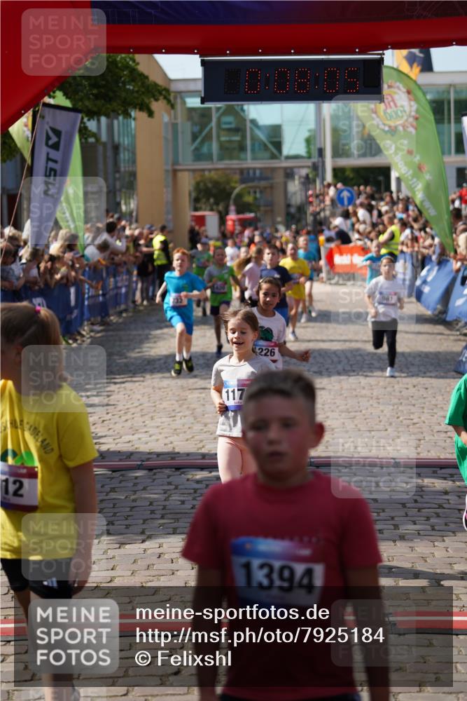 13.06.2025 - Holstenköstenlauf Felixshl http://msf.ph/oto/7925184 13.06.2025 16:23:06 Laufen 604, 612, 615, 730, 732, 745, 746, 883, 981, 1074, 1076, 1178, 1226, 1346, 1394, 1420, 1422, 1423 meine-sportfotos.de