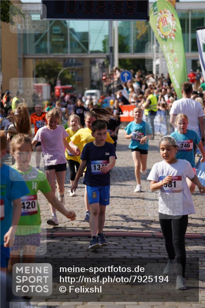 13.06.2025 - Holstenköstenlauf Felixshl http://msf.ph/oto/7925194 13.06.2025 16:23:10 Laufen 604, 615, 730, 732, 745, 746, 883, 885, 981, 1076, 1226, 1227, 1229, 1281, 1346, 1420, 1422, 1423 meine-sportfotos.de