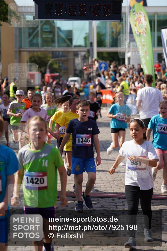 13.06.2025 - Holstenköstenlauf Felixshl http://msf.ph/oto/7925198 13.06.2025 16:23:10 Laufen 604, 615, 730, 732, 745, 746, 883, 885, 981, 1076, 1226, 1227, 1229, 1281, 1346, 1420, 1422, 1423 meine-sportfotos.de