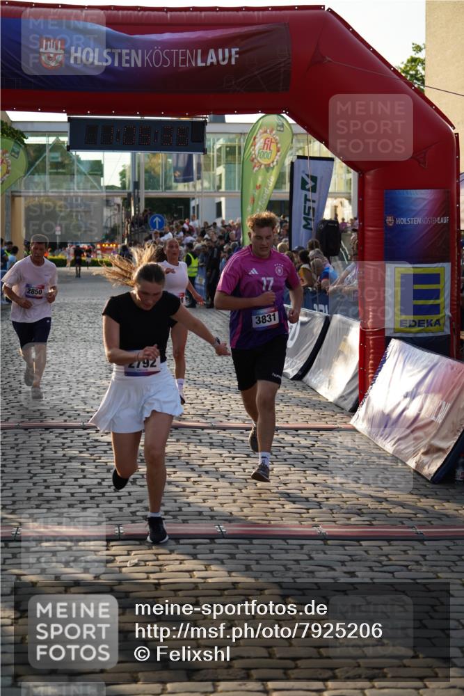13.06.2025 - Holstenköstenlauf Felixshl http://msf.ph/oto/7925206 13.06.2025 20:05:34 Laufen 2099, 2790, 2792, 2850, 3831 meine-sportfotos.de