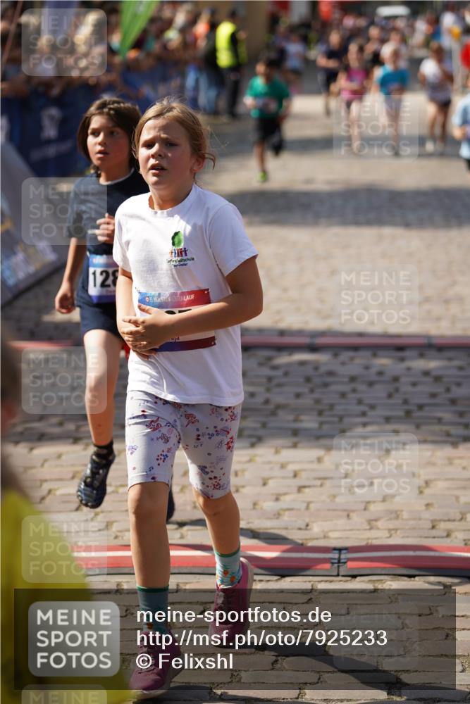 13.06.2025 - Holstenköstenlauf Felixshl http://msf.ph/oto/7925233 13.06.2025 16:23:17 Laufen 226, 327, 330, 497, 728, 883, 885, 1076, 1220, 1227, 1229, 1281, 1337 meine-sportfotos.de