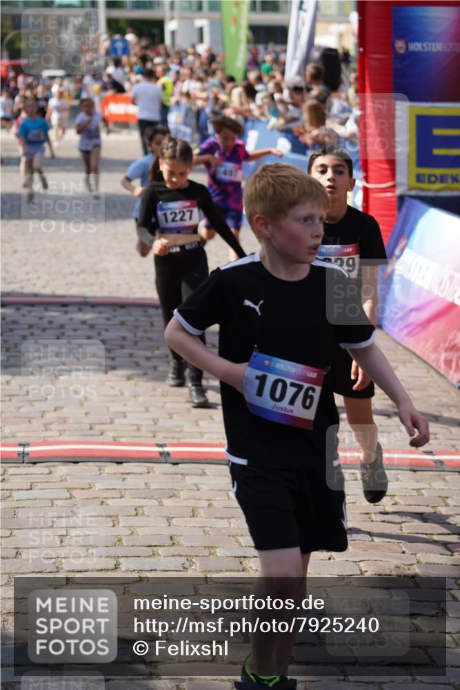 13.06.2025 - Holstenköstenlauf Felixshl http://msf.ph/oto/7925240 13.06.2025 16:23:19 Laufen 226, 327, 330, 497, 728, 885, 1220, 1227, 1229, 1281, 1337 meine-sportfotos.de
