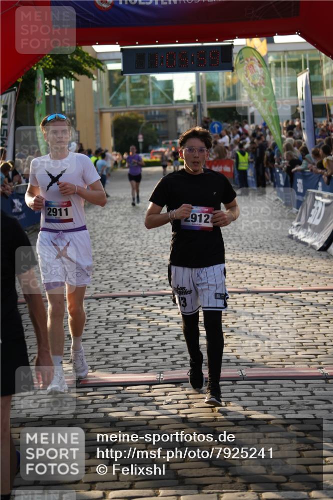 13.06.2025 - Holstenköstenlauf Felixshl http://msf.ph/oto/7925241 13.06.2025 20:05:58 Laufen 2257, 2867, 2911, 2912 meine-sportfotos.de