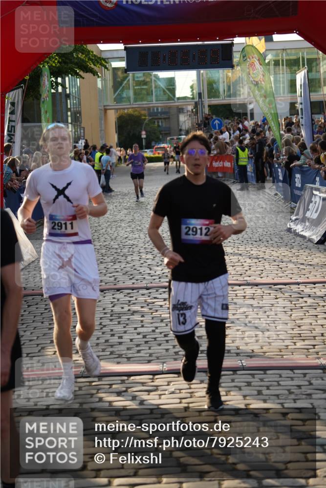 13.06.2025 - Holstenköstenlauf Felixshl http://msf.ph/oto/7925243 13.06.2025 20:05:58 Laufen 2257, 2867, 2911, 2912 meine-sportfotos.de