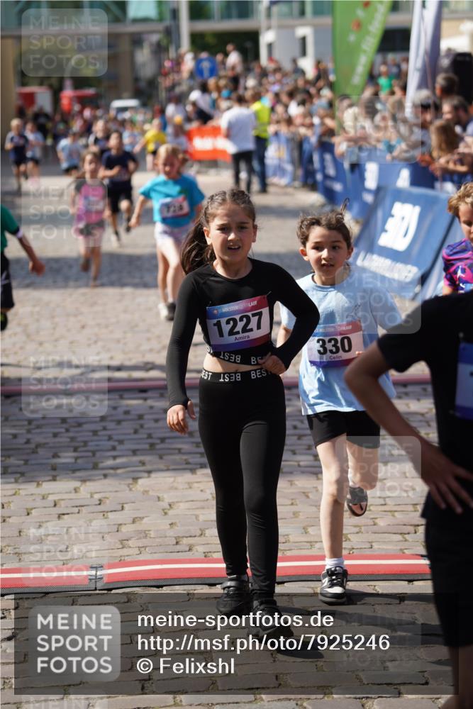 13.06.2025 - Holstenköstenlauf Felixshl http://msf.ph/oto/7925246 13.06.2025 16:23:20 Laufen 226, 327, 330, 497, 616, 728, 870, 988, 1220, 1227, 1281, 1337 meine-sportfotos.de