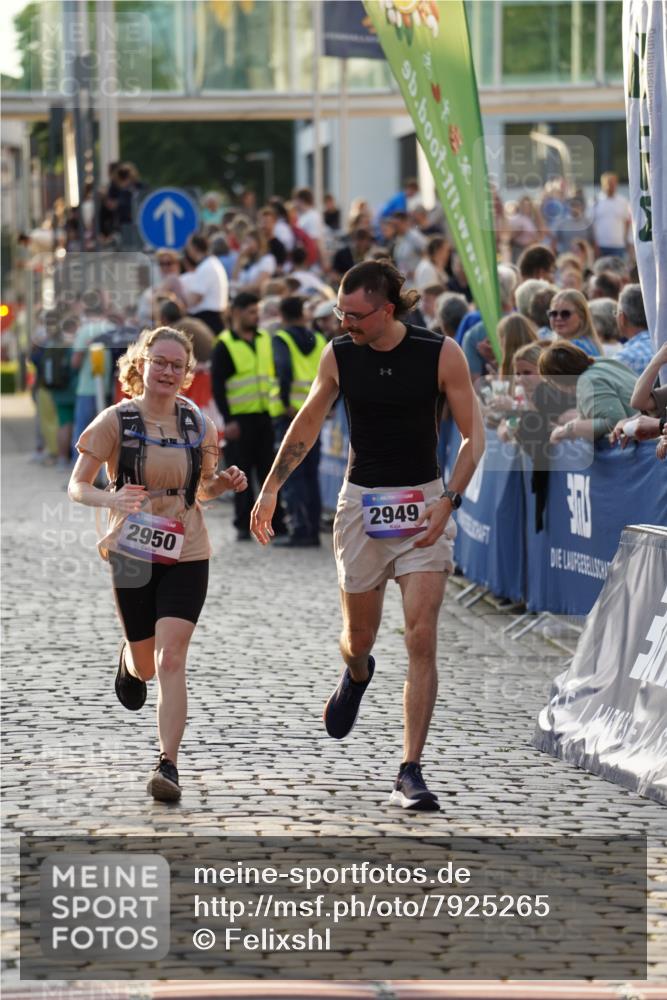 13.06.2025 - Holstenköstenlauf Felixshl http://msf.ph/oto/7925265 13.06.2025 20:06:11 Laufen 2949, 2950 meine-sportfotos.de