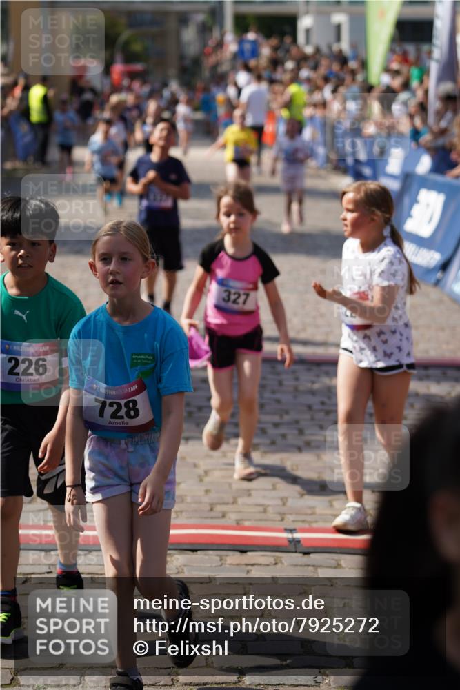 13.06.2025 - Holstenköstenlauf Felixshl http://msf.ph/oto/7925272 13.06.2025 16:23:24 Laufen 221, 226, 327, 359, 616, 728, 750, 870, 988, 1006, 1220, 1337 meine-sportfotos.de