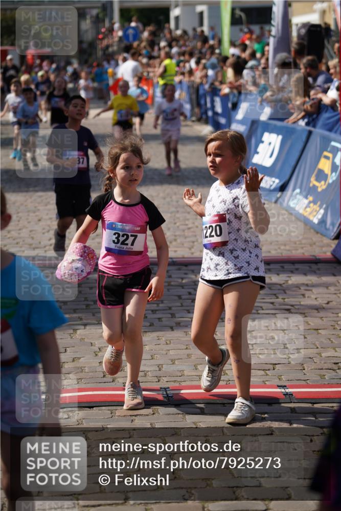 13.06.2025 - Holstenköstenlauf Felixshl http://msf.ph/oto/7925273 13.06.2025 16:23:25 Laufen 221, 226, 327, 359, 616, 728, 750, 870, 988, 1006, 1220, 1337, 1342 meine-sportfotos.de