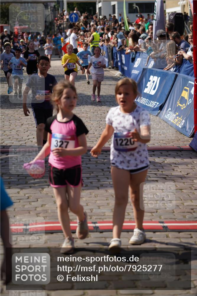 13.06.2025 - Holstenköstenlauf Felixshl http://msf.ph/oto/7925277 13.06.2025 16:23:25 Laufen 221, 226, 327, 359, 616, 728, 750, 870, 988, 1006, 1220, 1337, 1342 meine-sportfotos.de