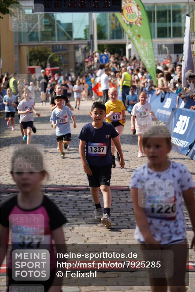 13.06.2025 - Holstenköstenlauf Felixshl http://msf.ph/oto/7925285 13.06.2025 16:23:27 Laufen 221, 327, 359, 483, 616, 750, 870, 988, 1000, 1006, 1337, 1342 meine-sportfotos.de