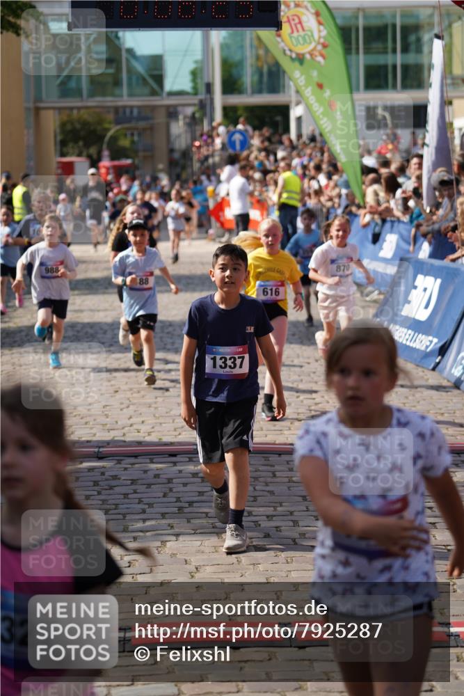 13.06.2025 - Holstenköstenlauf Felixshl http://msf.ph/oto/7925287 13.06.2025 16:23:27 Laufen 221, 327, 359, 483, 616, 750, 870, 988, 1000, 1006, 1337, 1342 meine-sportfotos.de